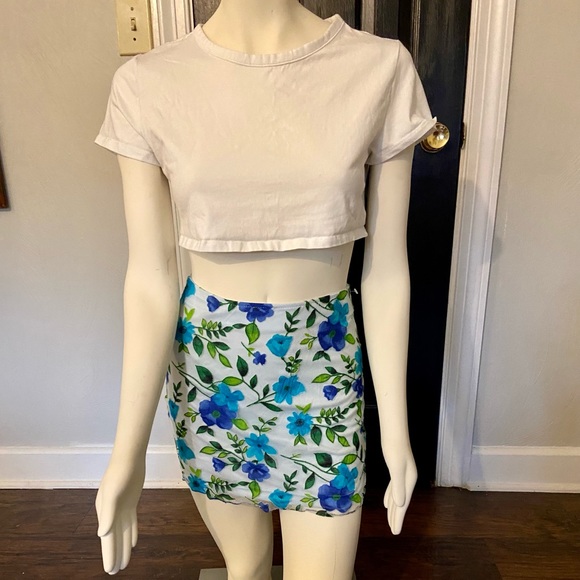 Fredricks of Hollywood Floral Mini Skirt - Picture 4 of 4